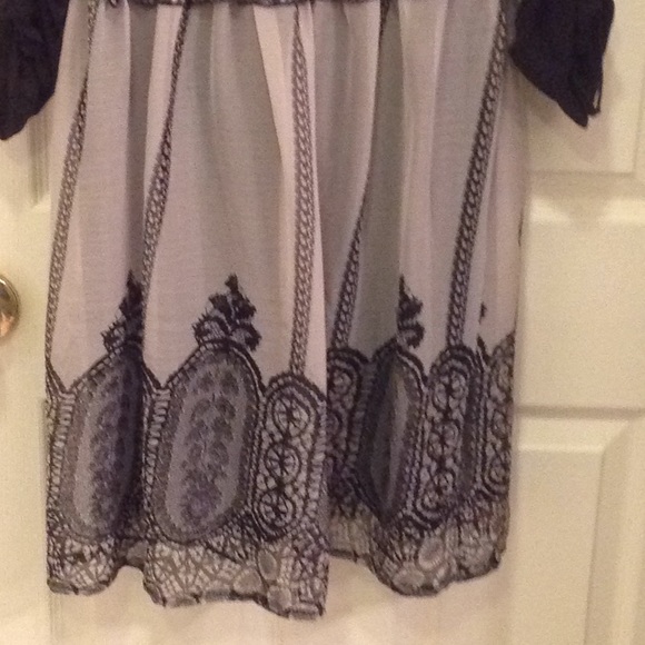 Dress - Picture 6 of 7